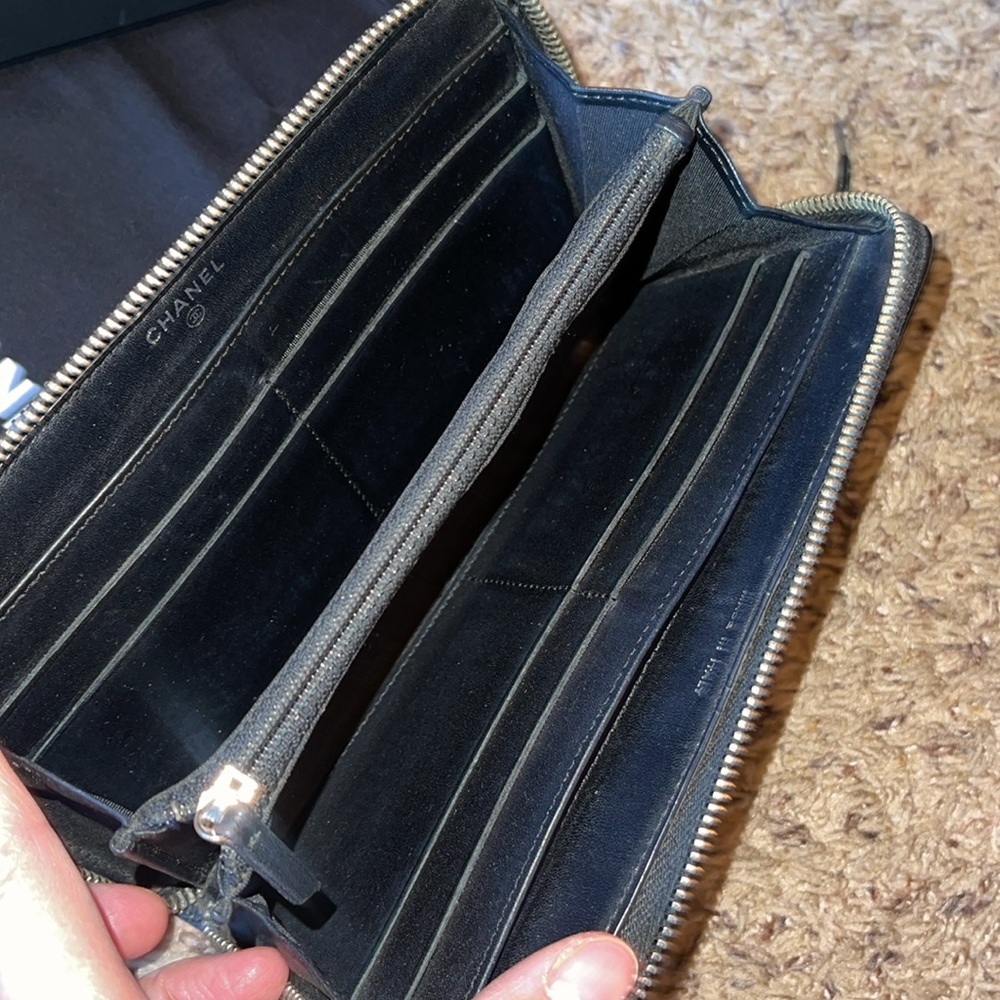 Chanel Quilted Black Patent Leather Zippy Wallet - Picture 9 of 16